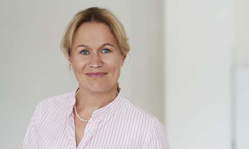 Julia Schwanholz: Akademische Laufbahn, Forschung und Beiträge zur Politikwissenschaft